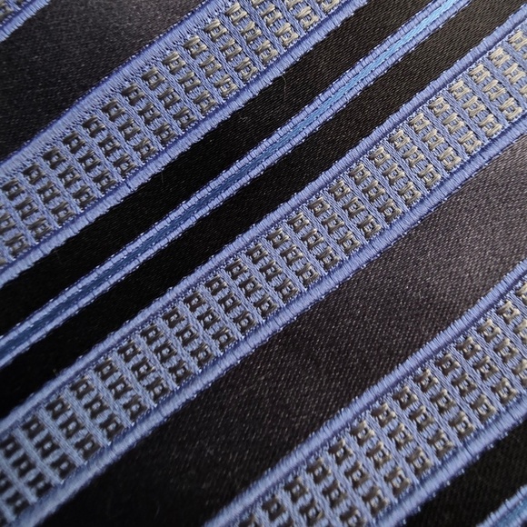 ERMENEGILDO ZEGNA- Textured Diagonal Repetitive Stripes -Blue /Gray - Picture 2 of 8